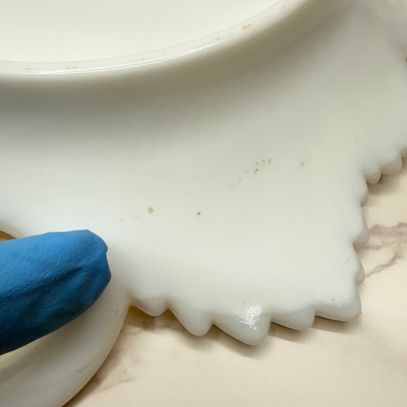 Vintage Fenton Milk Glass Leaf Serving Dish Handle 50s Art Glass Serving Platter - Picture 4 of 12